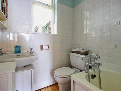 BATHROOM/W.C.